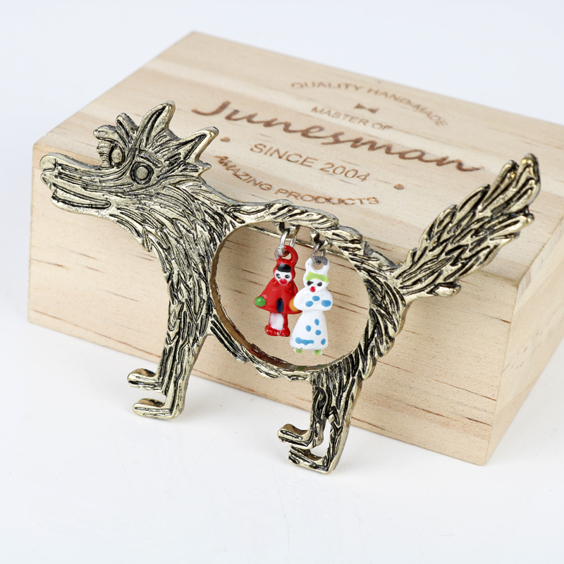 Wolf Jewelry & Watches Tampa Reviews - Vintage Wolf und Babys kleines Mädchen