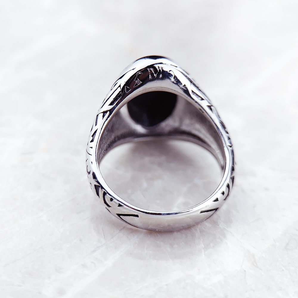 Schwarzer ovaler Siegelring im – Mens Signet Ring Bewertung und Preis