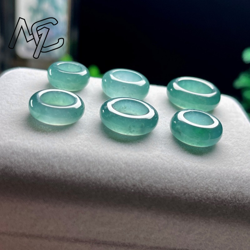 Natürlicher Smaragd Blauwasser – Jewelry & Watches Spółka Z Ograniczoną Odpowiedzialnością Bewertung und Preis